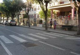 L'attraversamento pedonale in corso Giolitti di fronte alle scuole  sarà rialzato