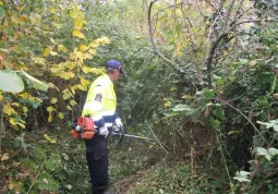 Pulizia al canale di scolo nei pressi di via Langhe