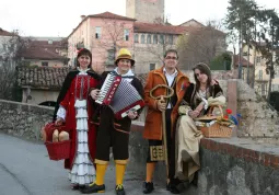 BUSCA EVENTI. Maschere sotto ciochè 2012