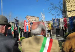 Il gonfalone di Busca tra altri 13 presenti alla commemorazione