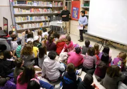 Un momento delle diverse iniziative in biblioteca