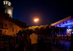 Musica nuda sotto la Torre della Rossa