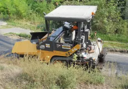 Lavori sul ponte in via Ceresa in frazione Castelletto