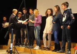 I ragazzi premiati per il concorso dei 250 anni di Busca Città