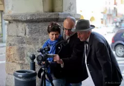 Laura Chiotasso e Costantino Sarnelli con Giangi Giordano durante le riprese de La ronde