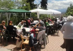 Il pranzo nel giardino di Villa Ferrero