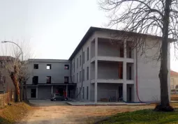 Si riapre il cantiere dell'edificio che ospiterà nuovi locali  della casa di riposo, gli ambulatori dell'Asl e 9 mini alloggi per anziani autosufficienti