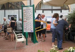 La palestra all'aperto è libera a tutti nel giardino della casa di riposo comunale, in via Massimo d'Azeglio 29