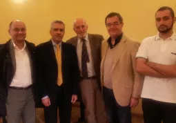 La presentazione del nuovo direttore artistico del Vivaldi, Paolo Manzo, al centro, con il sindaco, Luca Gosso, il vicesindaco, Marco Gallo, il presidente dell'Icc, Marco Manfrinato e Paolo Arnolfo, componente il cda dell'Istituzione