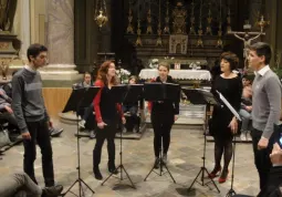 I cinquettanti: dopo il debutto del 23 dicembre il gruppo di cioro a cappella si sono esibiti anche domenica 5 gennaio nella chiesa della Bianca, bissando il meritatissimo successo 