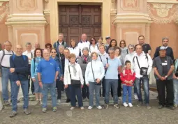 Uno dei gruppi pronti al via da piazza della Rossa