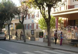 L’edificio delle scuole medie è stato oggetto di importanti lavori di adeguamento dal 2011 in poi