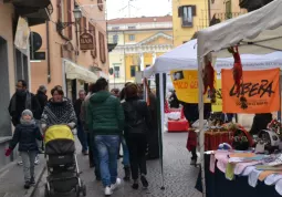 Il Mercatino di Natale in centro città del 14 dicembre: occasione di shopping e solidarietà sotto le feste