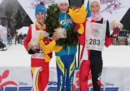 Elisa Gallo, prima da destra,  medaglia di bronzo al Trofeo internazionale Topolino