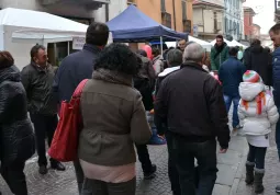 Centrocittà affollato per il Natale buschese