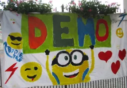 Demo: nei pomeriggi di luglio i ragazzi delle scuole medie hanno svolto lavoretti utili alla città e tenuto compagnia gli anziani della casa di riposo