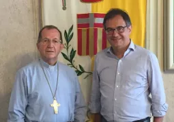 Il vescovo Dino Marchiò e il sindaco Marco Gallo