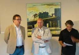 Claudio Rolfi alla galleria civica Casa Francotto durante l'inaugurazione della sua mostra