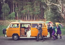 Un matrimonio stile hippie, da internet