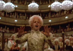 Tom Hulce interpreta  Wolfgang Amadeus Mozart nel film Amadeus di Milos Forman del 1984, vincitore di otto Oscar