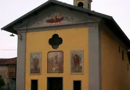 La chiesa della frazione San Barnaba