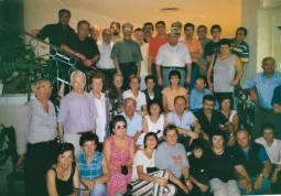 Foto di gruppo alla firma del gemellaggio nel 2000 in Argentina