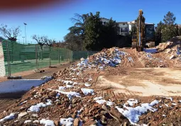 Demoliti tutti i vecchi edifici della ex sede del consorzio agrario in corso Giolitti