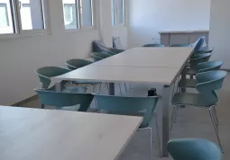 Allestimento arredi nel polo scolastico