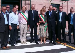 Un'altra foto di gruppo: a sinistra il vice-sindaco e il consigliere comunale di Tarantasca, Livio Chilava e Franco Chiavarino e il consigliere comunale di Busca Gianfranco Ferrero