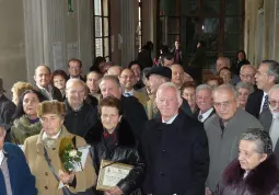 Le coppie arrivano in municipio