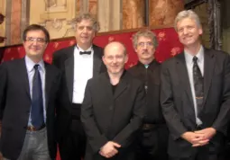 L'assessore alla Cultura, Marco Gallo, il direttore del St. Mary's College of Maryland Chamber Singers, Larry Vote, il presidente dell'associazione Amici della Musica di Busca, Antonello Lerda, il direttore dell'Italy&USA Alba Music Festival Ensemble  e primo trombone dell'orchestra sinfonica della Rai, Joe Burnan  e il pianista Brian Ganz  ieri sera nella chiesa della Rossa