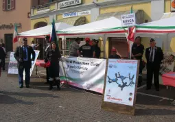 Lo stand dell'associazione in occasione diBusca in piazza 2007