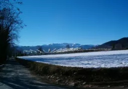 Sotto la neve, il pane. Ma, poi, d'estate, campi e frutteti hanno bisogno dell'acqua