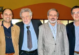 Alberto Perassi (secondo da destra) insieme con il sindaco, Luca Gosso, l'assessore Marco Gallo e Livio Aceti, lo psicoterapeuta dell'età evolutiva che fu ospite a Busca nello scorso marzo 