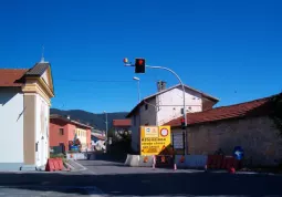 In frazione San Rocco il traffico Ã¨ deviato in corrispondenza del semaforo