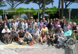 Foto di gruppo al mare