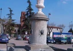 La fontana appena restaurata