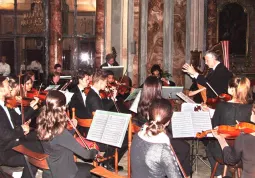 L'orchestra dell'Istituto Vivaldi diretta da Antonio Ferrara