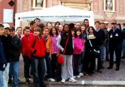 In partenza per la passeggiata ecologica lungo il Maira,nel gruppo l'assessore all'Ambiente Gimmi Cismondi, il consigliere comunale Mario Berardo, il coordinatore del Gruppo comunale volontari di protezione civile, Marco Manfrinato