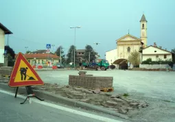 La piazza all'inizio dei lavori nel settembre 2005