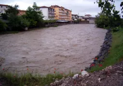 Il Maira in piena venerdi 30 maggio. dal ponte Biandone