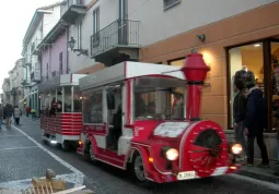 Il trenino di Babbo Natale domenica arriverÃ  a Busca 